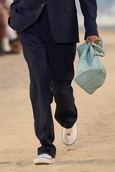 Look 28